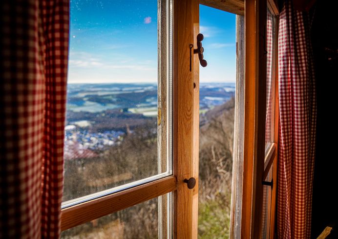 Sicht aus dem Fenster eines Fensters der Schaumberg Alm